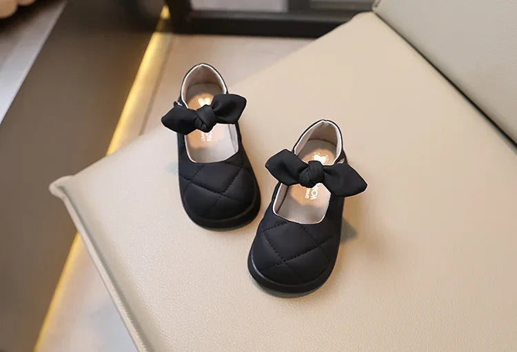 Stylish pink bowknot Mary Janes for girls, made from soft PU leather, essential toddler shoes