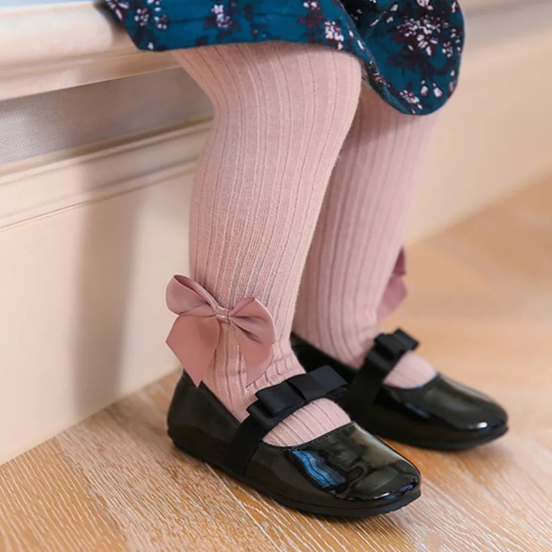 Children's apparel: girls' pink cotton bow socks, breathable and comfortable all day long