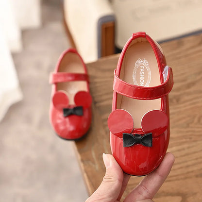 Girls' sparkly pink patent leather flats, princess style with hook and loop for secure fit