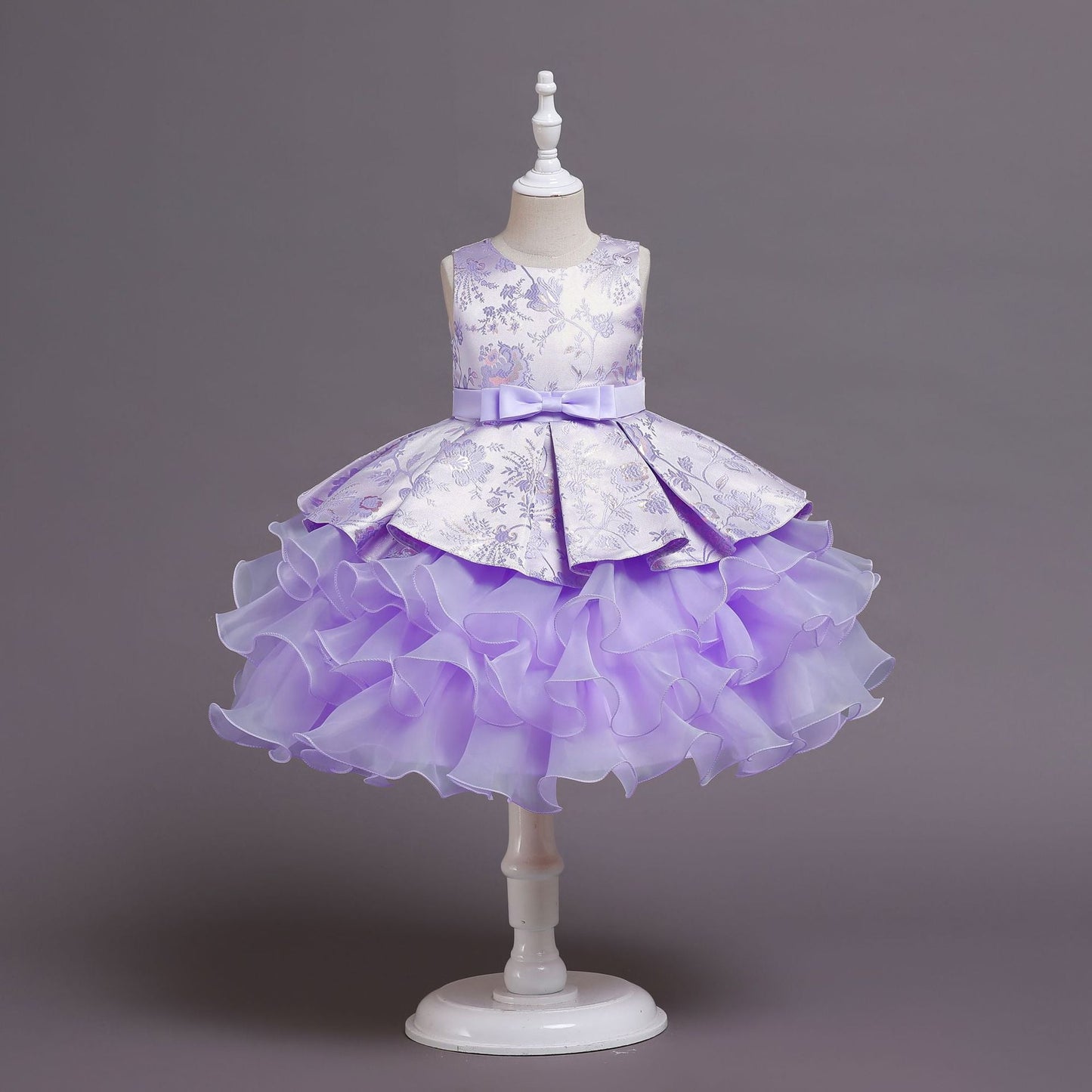 Enchanting girls retro princess ball gown with ethereal butterfly sleeves, a must-have kids dress