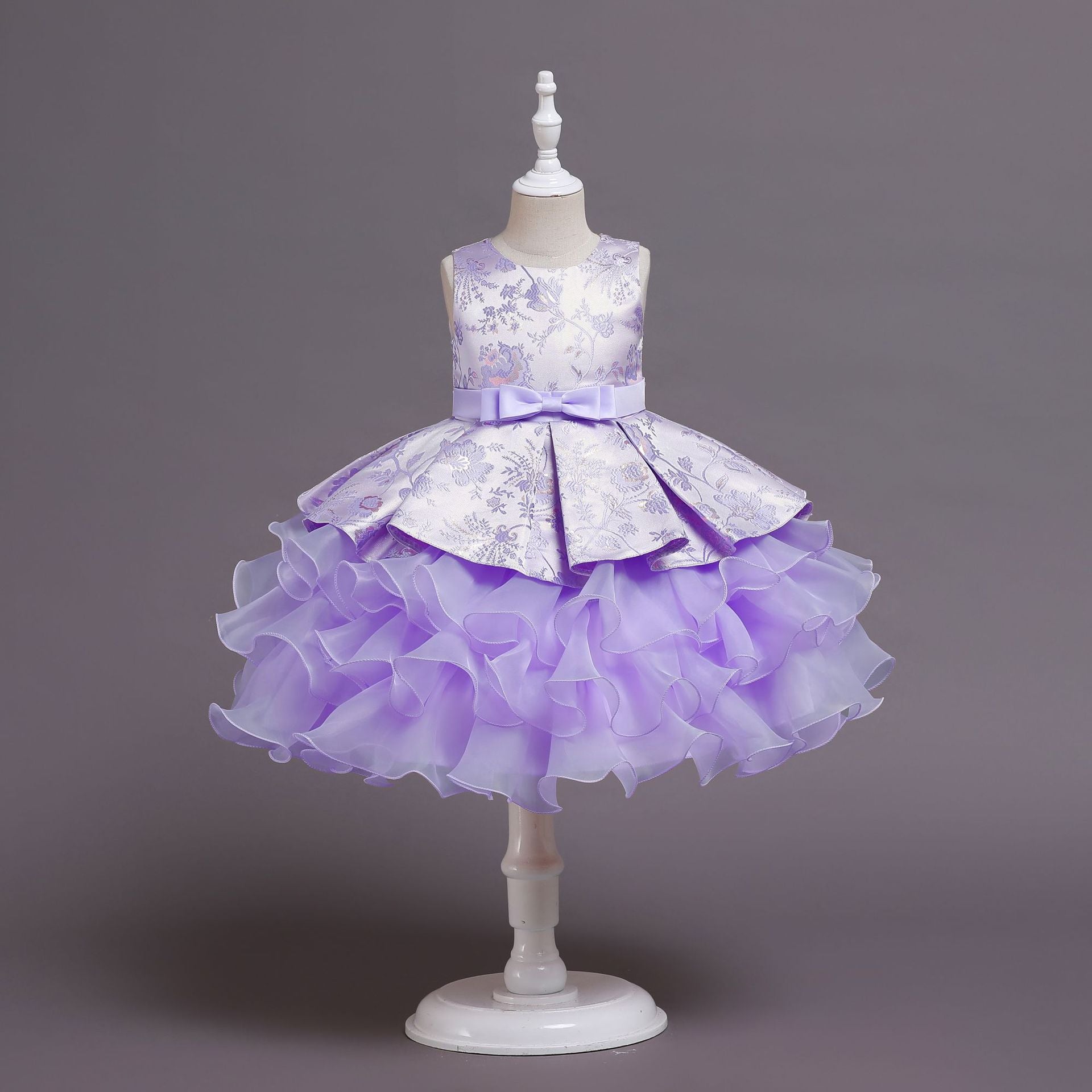 Enchanting girls retro princess ball gown with ethereal butterfly sleeves, a must-have kids dress