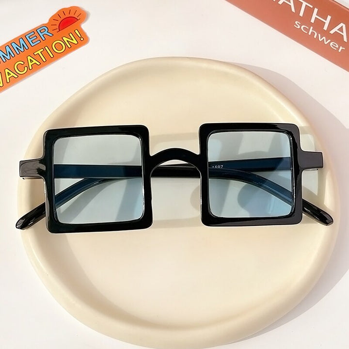Modern geometric kids eyewear, ensures UV protection and style for fashionable girls.
