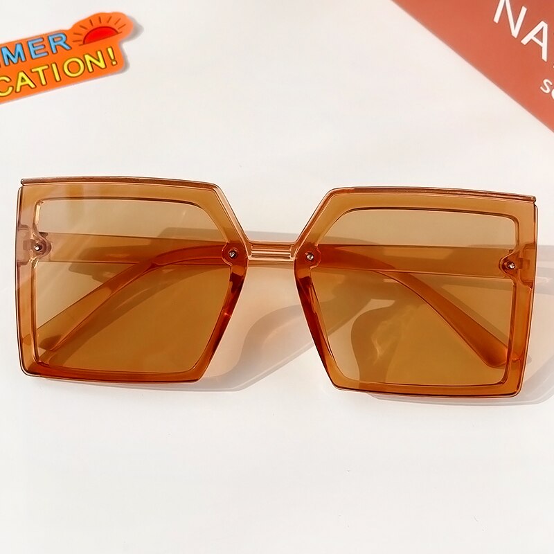 UV protection girls' sunglasses, features stylish geometric frames for kids' fashion.