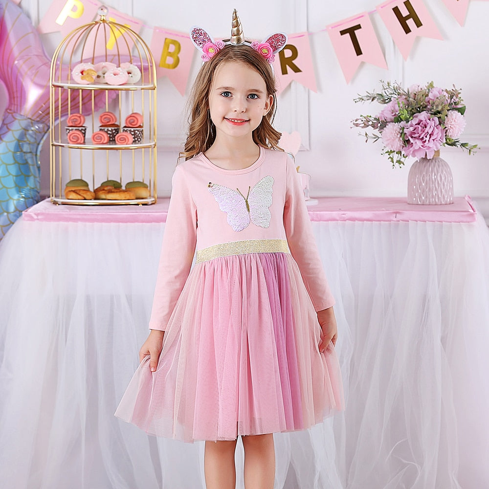 Playful rabbit design cotton dress for baby girls. Sweet, comfy, and casual knee-length kids' fashion.