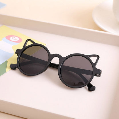 Outdoor shot: Girls' purple mirrored sunglasses, stylish UV protective eyewear for kids