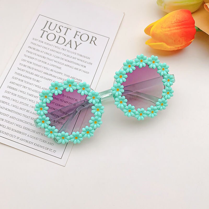 Girls' orange mirrored sunglasses, vibrant UV protection, summer essential for children