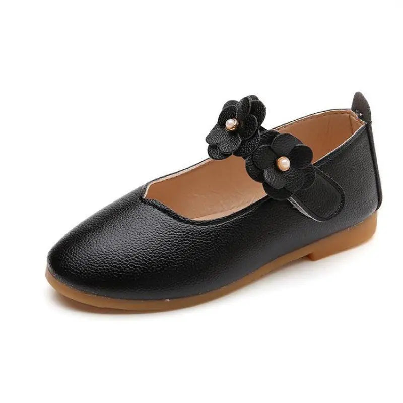 Princess white kids sandals made of PU leather, with an adjustable buckle strap for a secure fit.