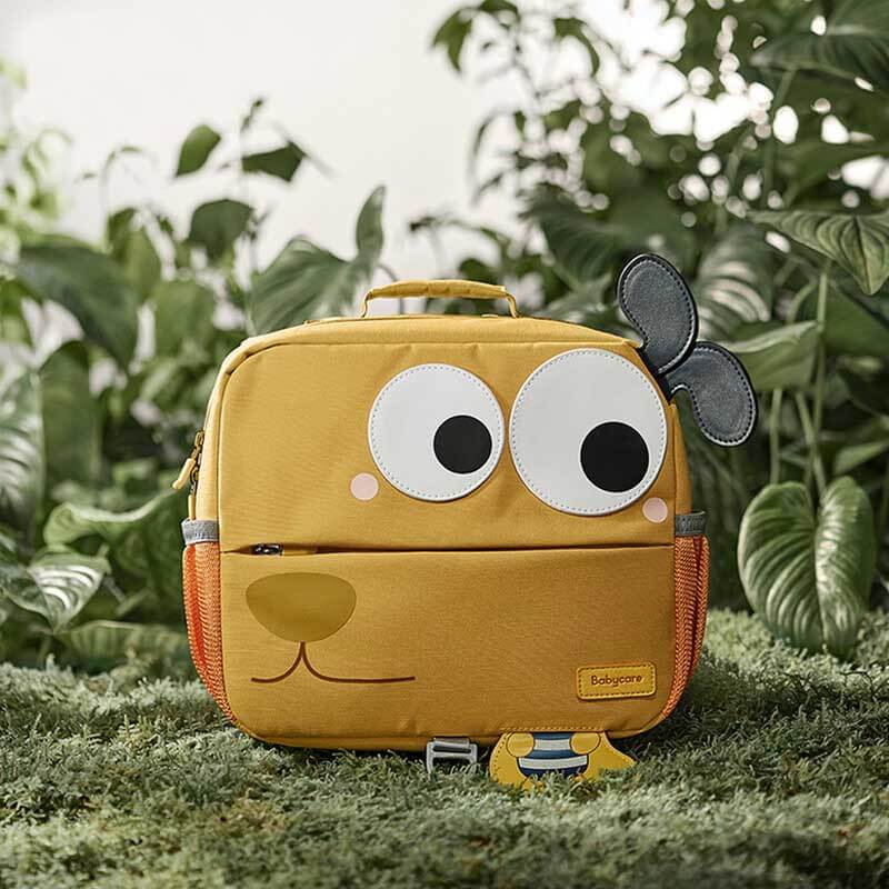 Children's fashion accessory: yellow canvas backpack, unisex and durable for everyday use
