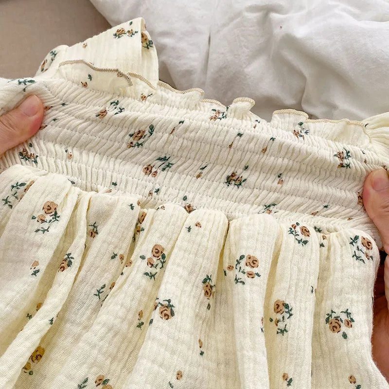 Baby girl's O-neck bodysuit, delicate floral design, 100% cotton, perfect breathable baby romper