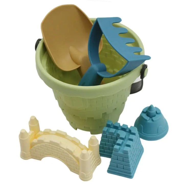 Childrens gifts: a practical and fun 6-piece beach sand toy set with colorful accessories