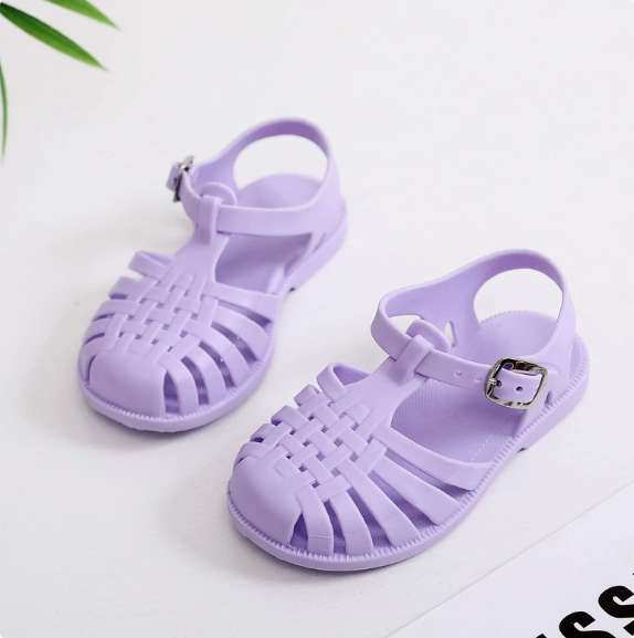 Kids' summer shoes: quick-dry anti-slip water shoes in a bright green color