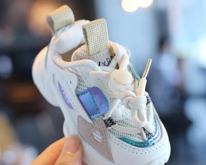 Kids' green mesh sports shoes, hook & loop, perfect for outdoor activities