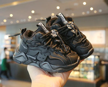 Boys' black plush waterproof sneakers, designed for robust outdoor activities and all-day comfort