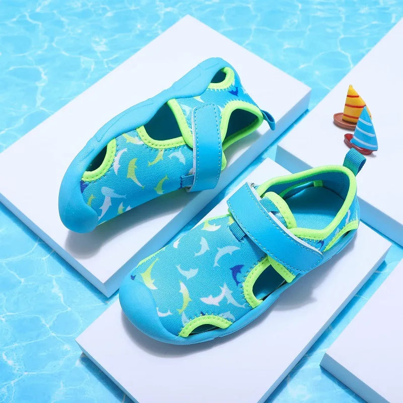Waterproof closed toe sandals for children, ideal for active summer days at the beach or park