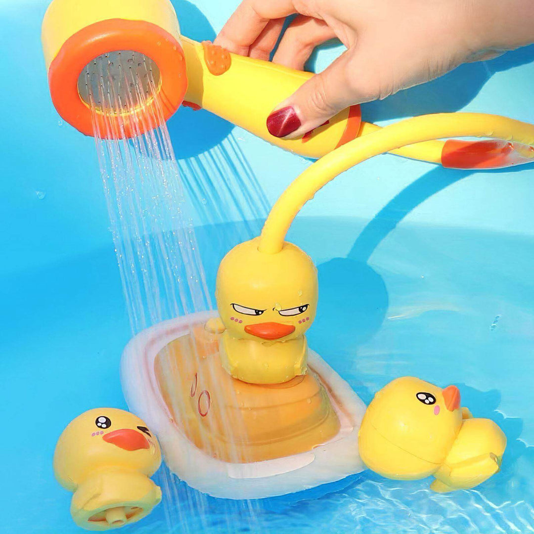 Electric duck spray bath toy, floating water toy for baby and toddler bathtub fun. Engages kids in water play.