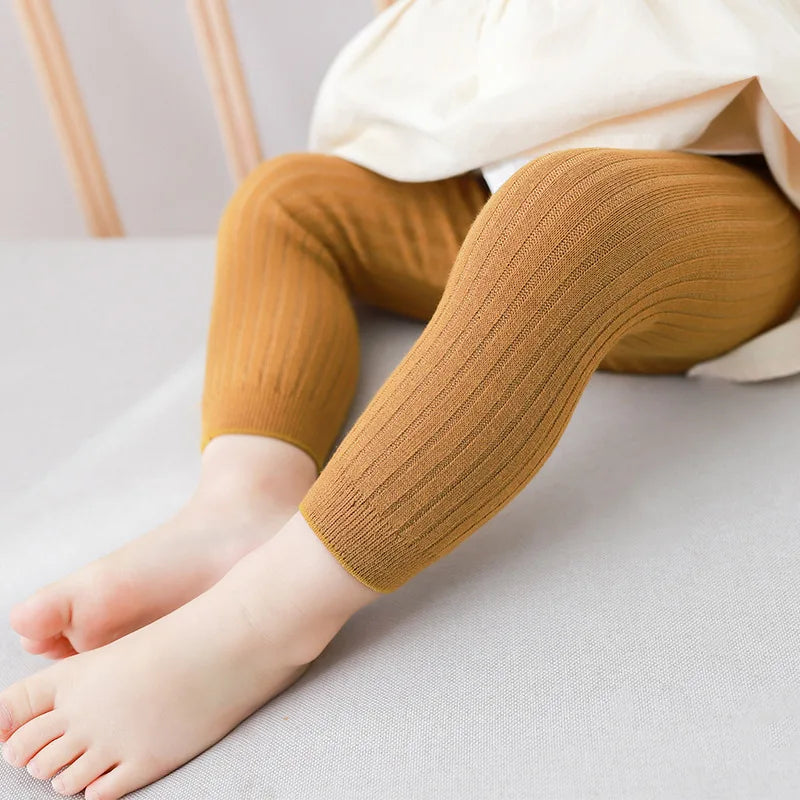 Seamless cotton blend leggings for kids, designed for ultimate comfort and flexibility