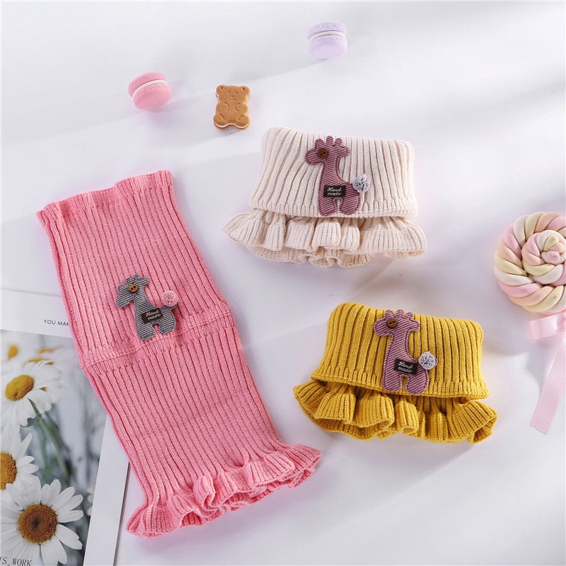 Versatile kids' knitted bib-style neck warmer with a charming lace collar, unisex fashion