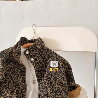 Leopard print zip-up jacket for kids, detailed view of zipper and soft cotton