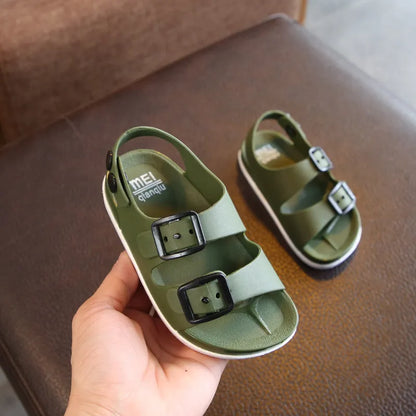 Kids' lightweight closed-toe beach sandals, ideal for summer play, anti-slip design.