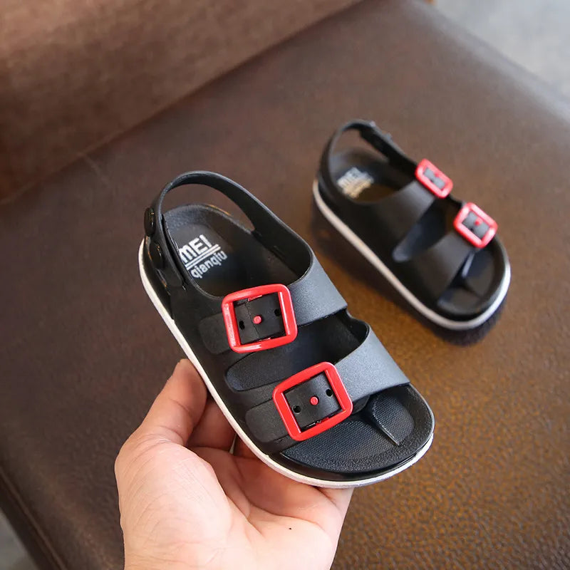 Toddler shoes: breathable, lightweight beach sandals with protective closed-toe.