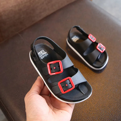 Toddler shoes: breathable, lightweight beach sandals with protective closed-toe.