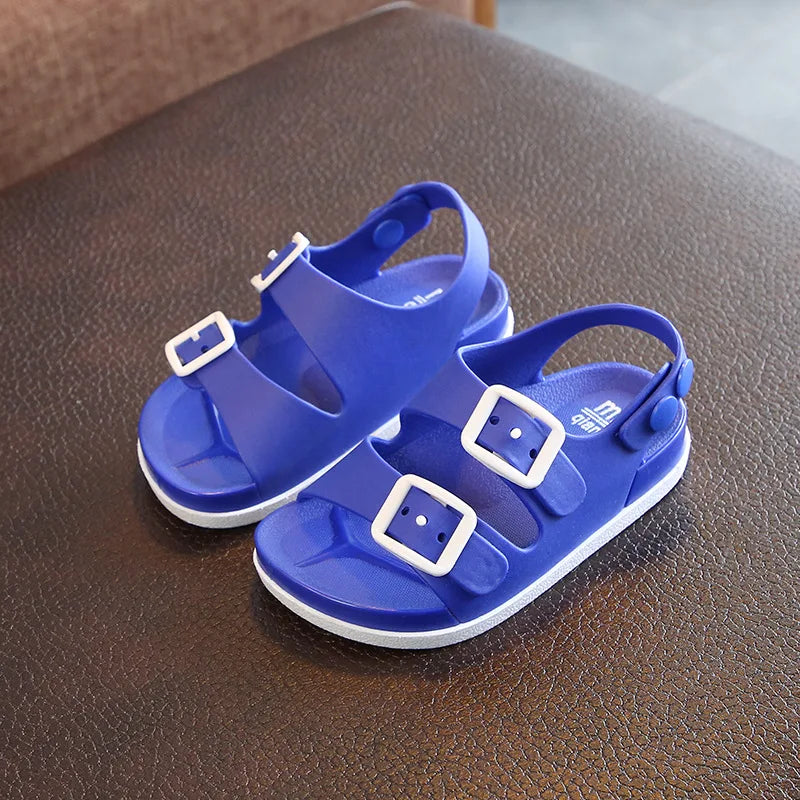 Kids' beach shoes: closed-toe protection, lightweight for all-day summer wear, breathable.