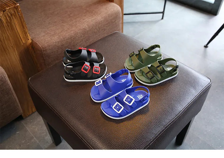 Children's lightweight summer sandals, closed-toe for safety, durable beach footwear.