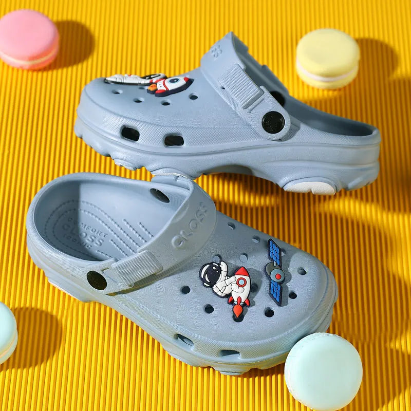 Kids' non-slip summer clogs, comfortable EVA play sandals for beach & pool.