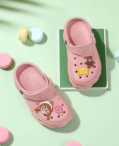 Summer non-slip clogs for kids, with an easy-on, easy-off design.