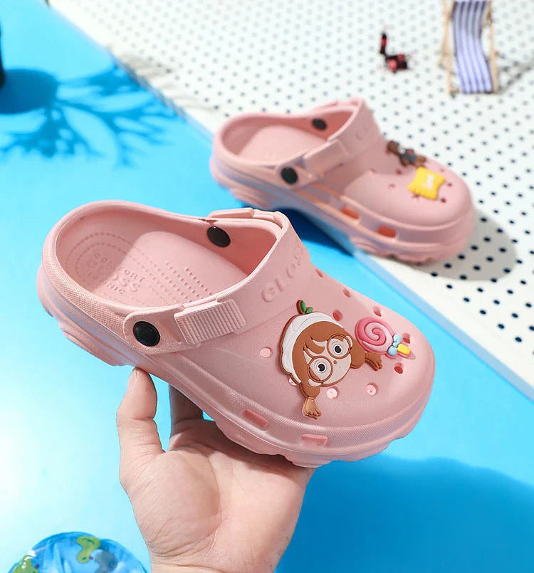 Versatile non-slip toddler clogs, perfect for indoor & outdoor summer play.