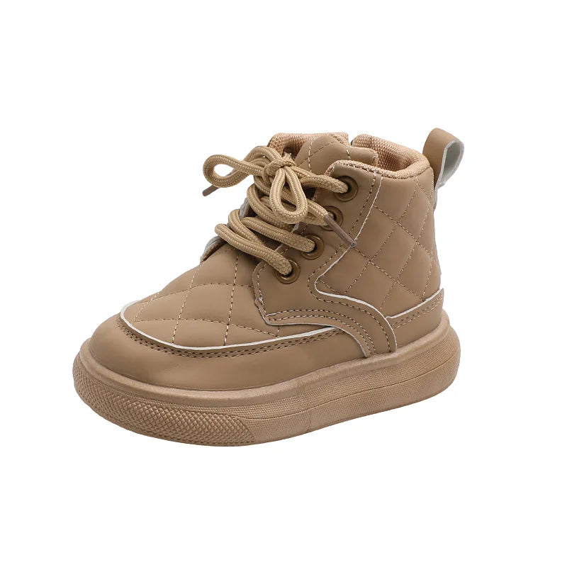 Warm kids shoes: plaided snow boots for winter, suitable for toddlers and children, cozy and cute