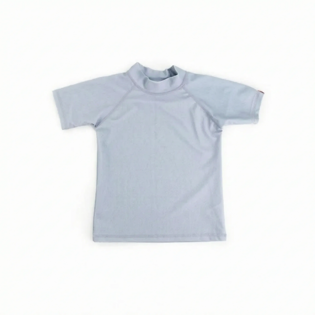 Children's short-sleeve rash guard, perfect for sun protection at the beach & pool. Stylish & comfy swimwear.