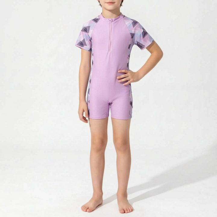 Easy-to-wear short-sleeve rash guard swimsuit for children, ensuring safety and fun during summer water activities.