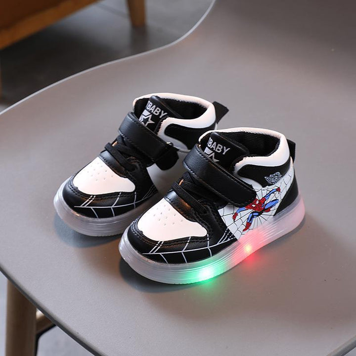 Comfortable Spiderman light-up footwear for girls & boys, durable adventure sneakers featuring classic hero design.