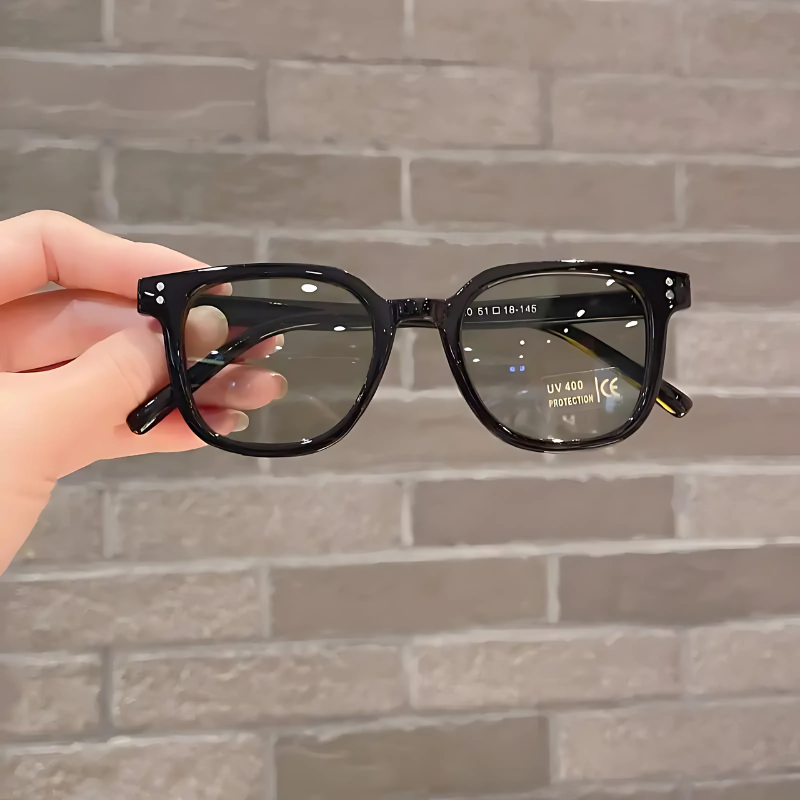 Side profile of kids' vintage square UV400 sunglasses, showcasing the comfortable fit for young faces
