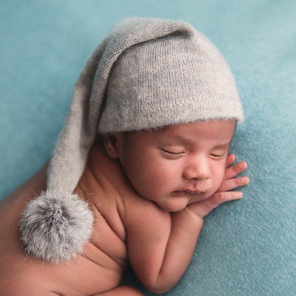 High-quality knitted baby swaddle & fur ball hat, a must-have for baby photography.