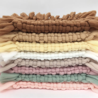 High-quality knitted baby blanket, a durable and soft newborn photography prop for infant comfort