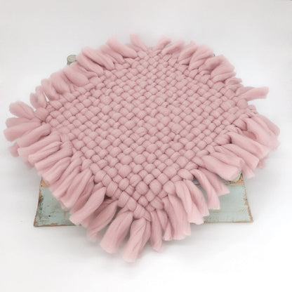 Newborn photography prop: chunky knit baby blanket for rustic photo backgrounds, infant gift