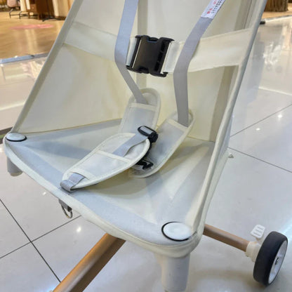 Four-wheel baby stroller, ideal for parents seeking a lightweight and compact solution