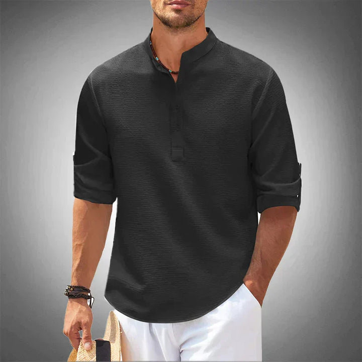 Breathable men's summer shirt, short sleeve design for ultimate comfort. Perfect for casual outings & warm weather.