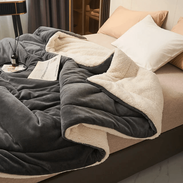 Super soft fleece blanket, plush and cozy, a warm throw for ultimate comfort in any room.