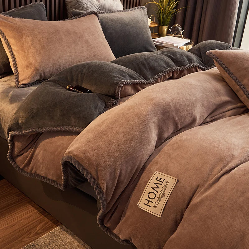 Dual-sided velvet and fleece comforter set, offering versatile comfort and warmth.