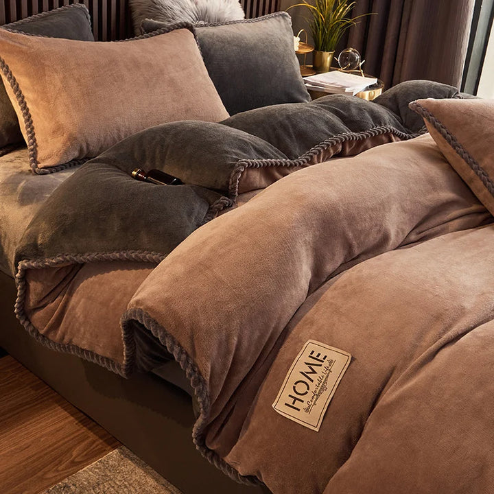 Dual-sided velvet and fleece comforter set, offering versatile comfort and warmth.