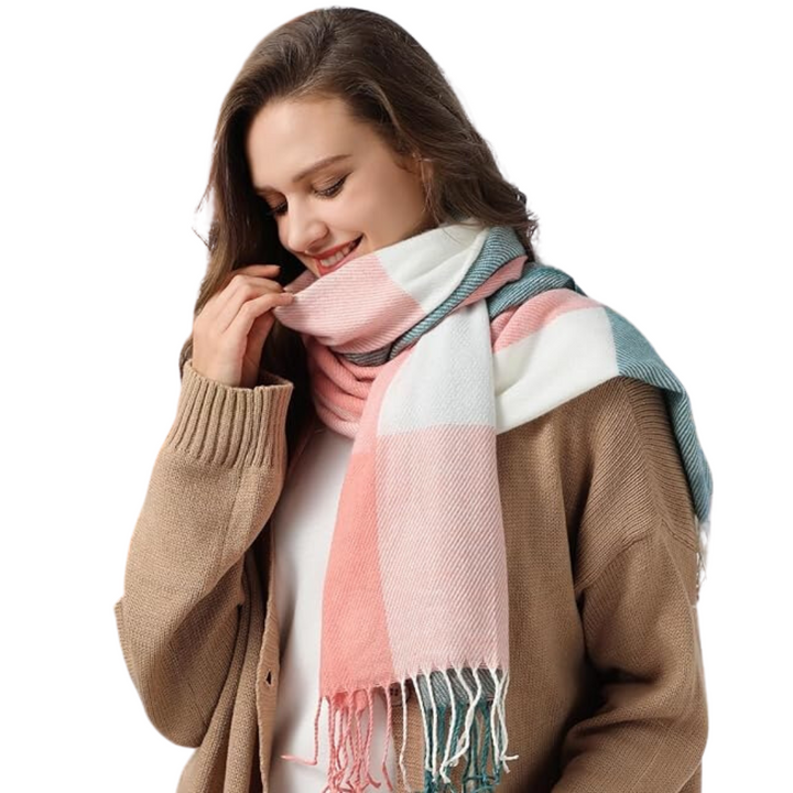 Soft & luxurious women's cashmere scarf, a cozy winter fashion essential.