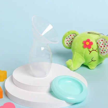 Hands-free milk collection with a comfortable manual silicone breast pump