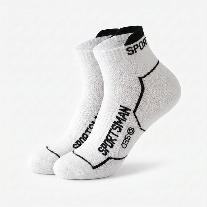 Pack of 6 men's low-cut gym socks. Breathable & cushioned ankle socks for comfort during workouts.