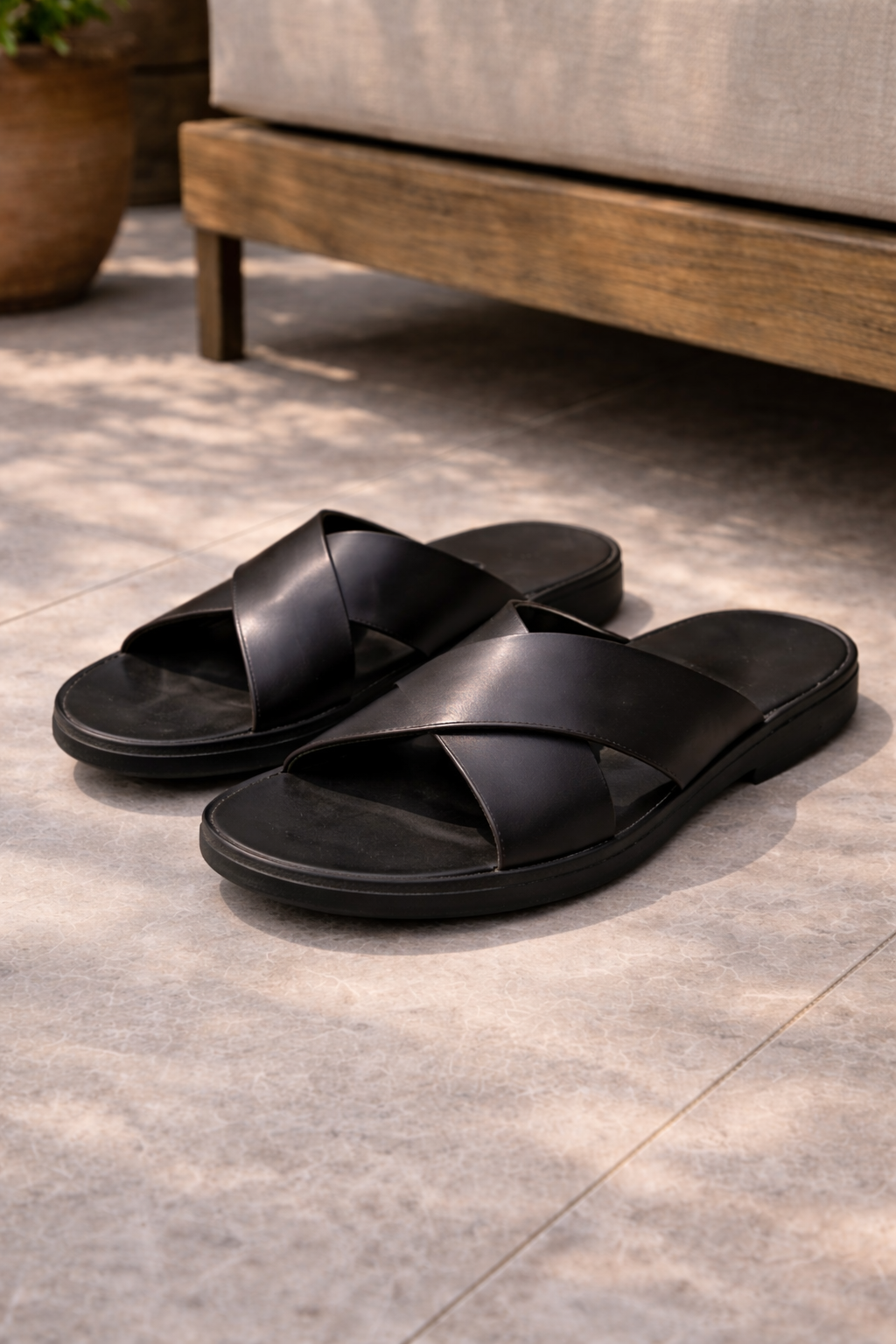 Stylish men's open toe slide sandals, perfect for beach holidays and relaxed summer days.