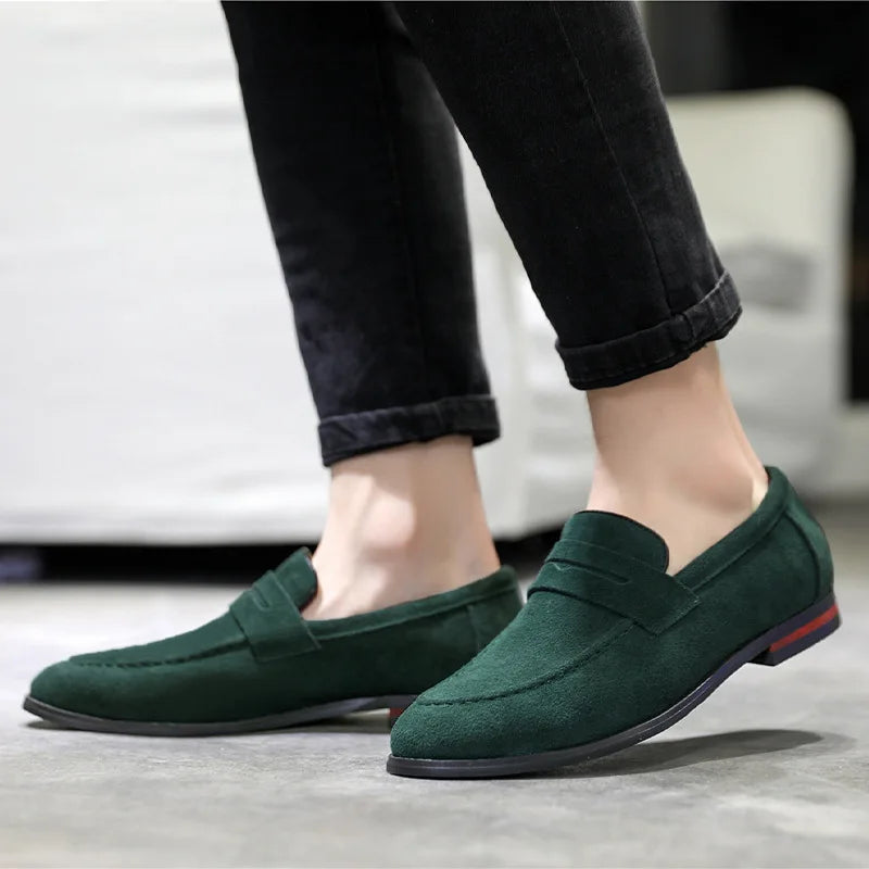 Effortless men's slip-on loafers, merging modern style with ultimate comfort for daily use.