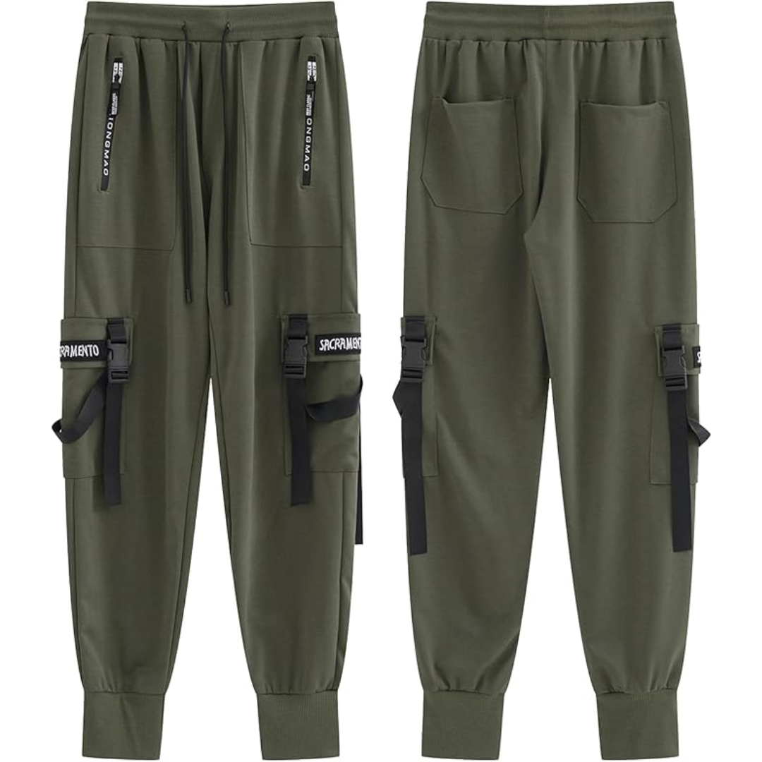 Trendy men's black techwear cargo pants, comfortable and durable, ideal for urban casual fashion.