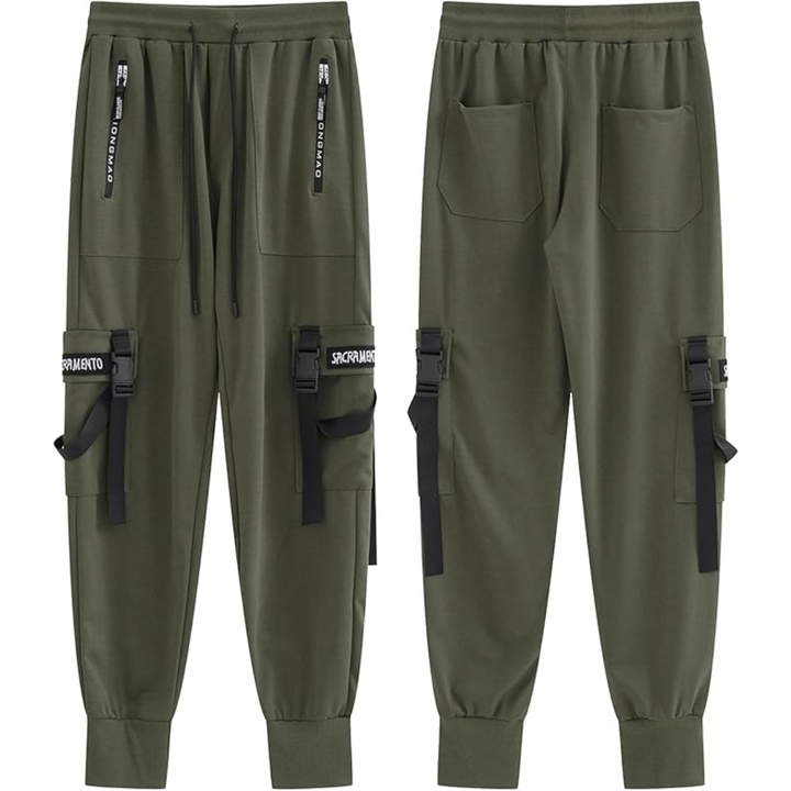 Trendy men's black techwear cargo pants, comfortable and durable, ideal for urban casual fashion.